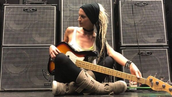BAJO 2